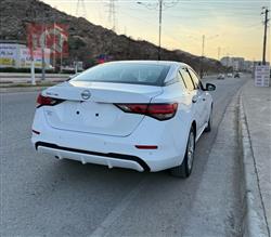 نیسان سێنترا